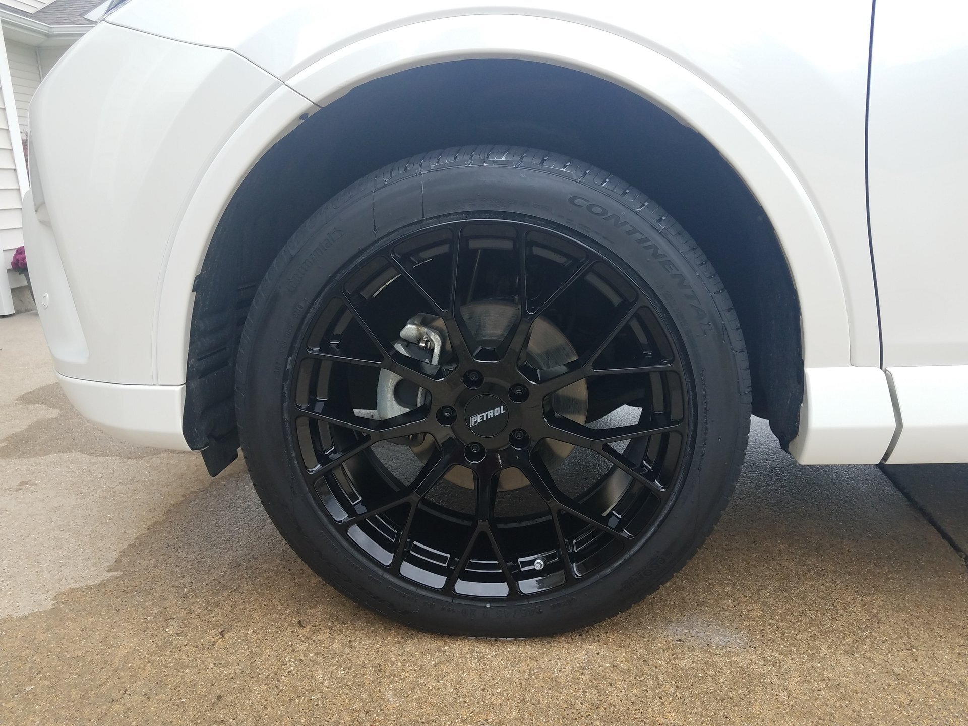 photo 1 Toyota RAV4 custom wheels   20x8.5, ET +40, tire size 245/45 R20. x ET 