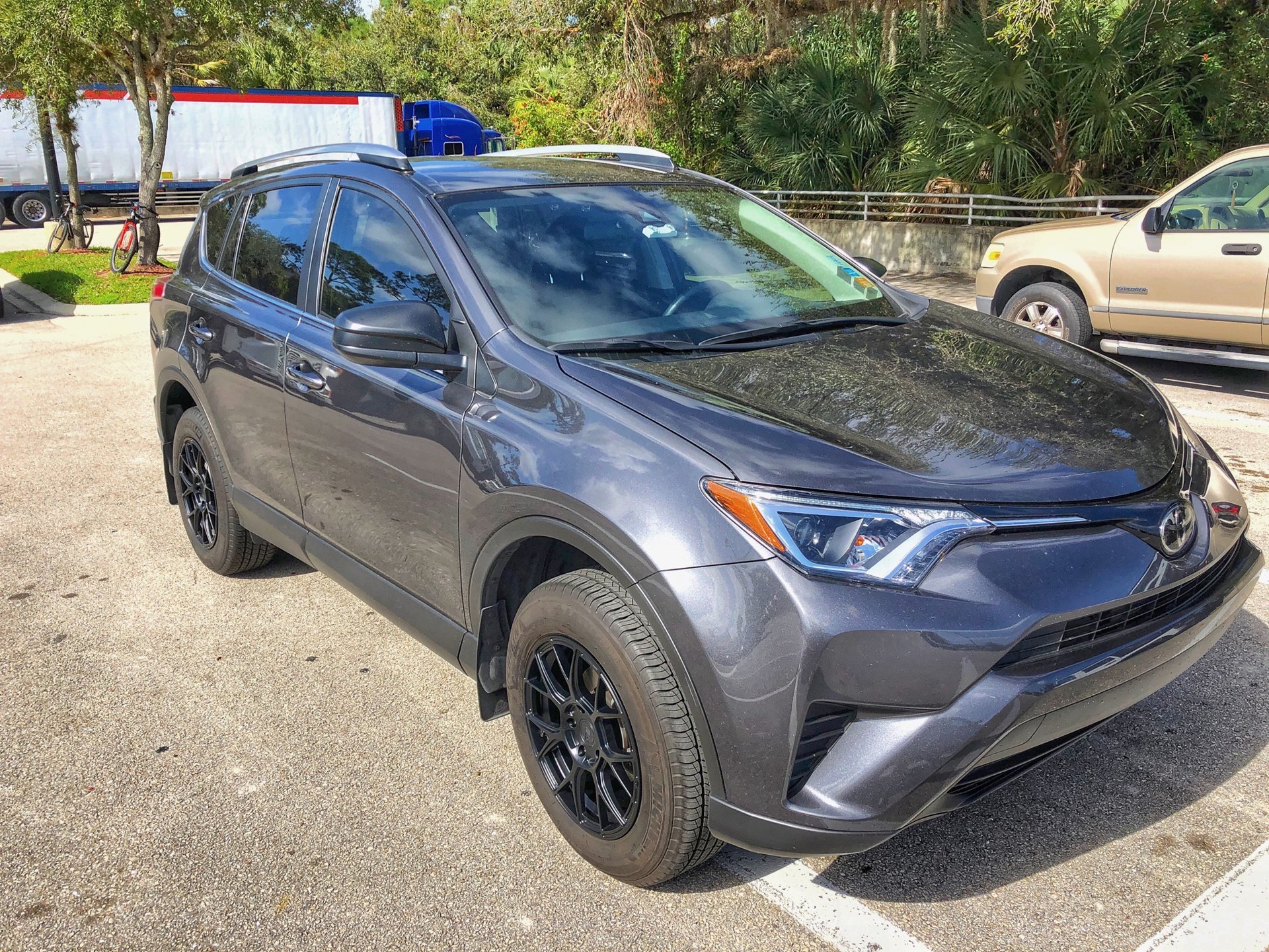 photo 2 Toyota RAV4 custom wheels 17x8.0, ET +38, tire size 225/65 R17. x ET