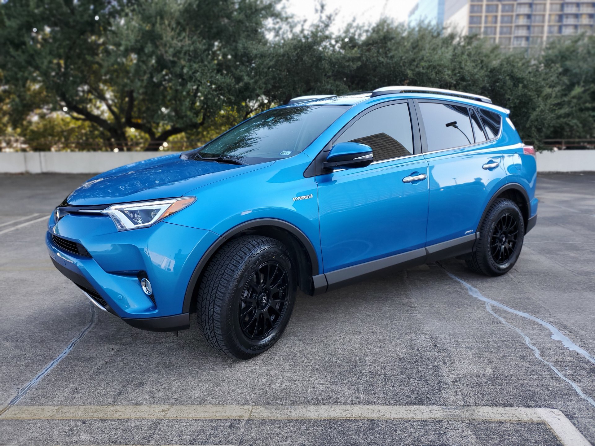 photo 2 Toyota RAV4 custom wheels 17x, ET , tire size 235/65 R17. x ET
