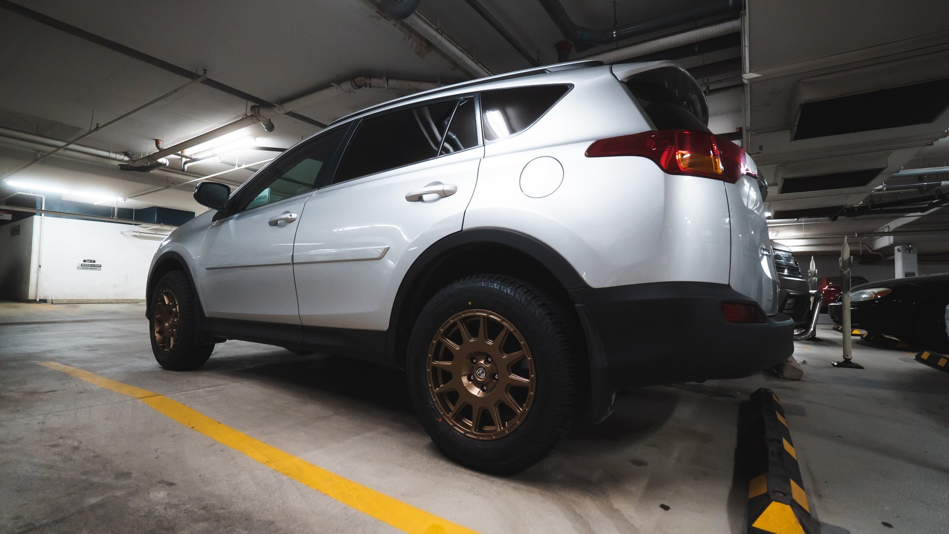 photo 1 Toyota RAV4 custom wheels  LP1 17x8.0, ET +20, tire size 235/65 R17. x ET 