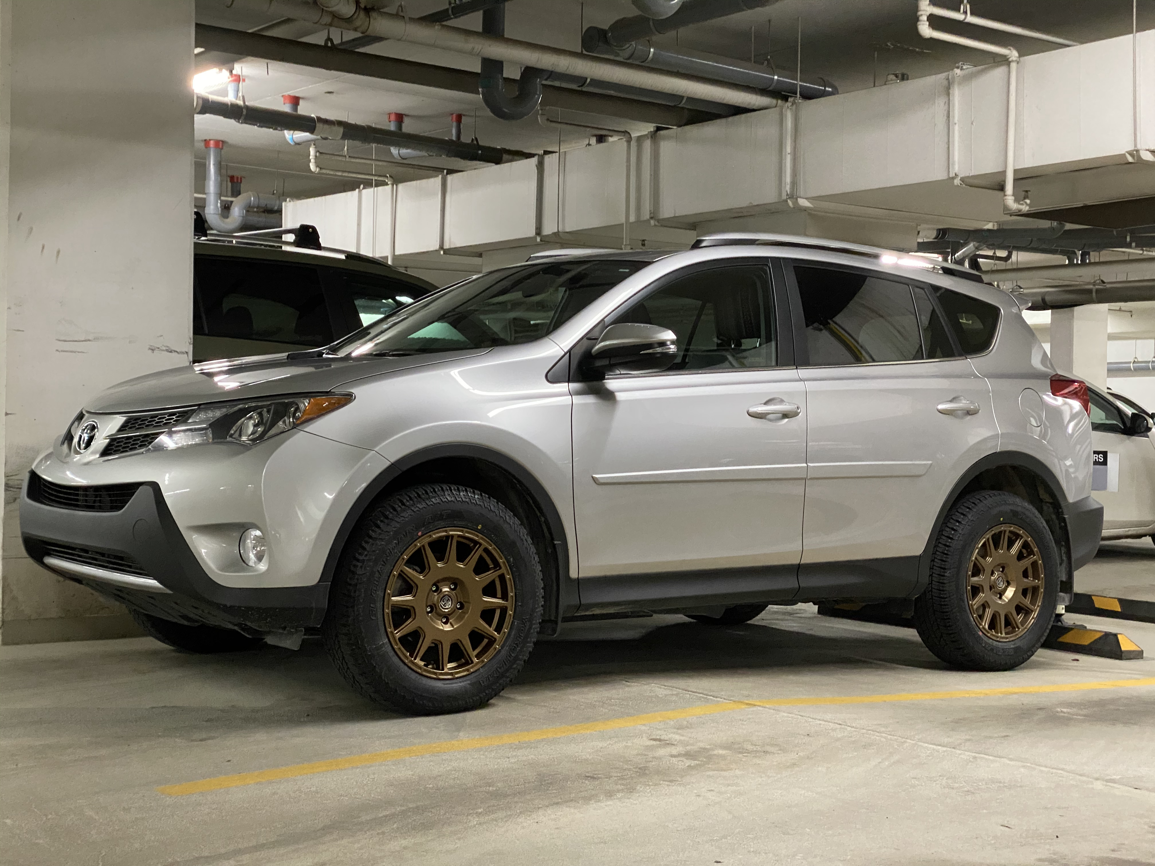 photo 2 Toyota RAV4 custom wheels LP1 17x8.0, ET +20, tire size 235/60 R17. x ET