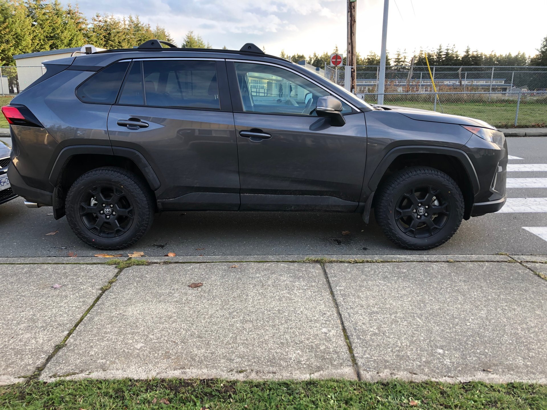 photo 2 Toyota RAV4 custom wheels   17x, ET , tire size 235/65 R17. x ET 