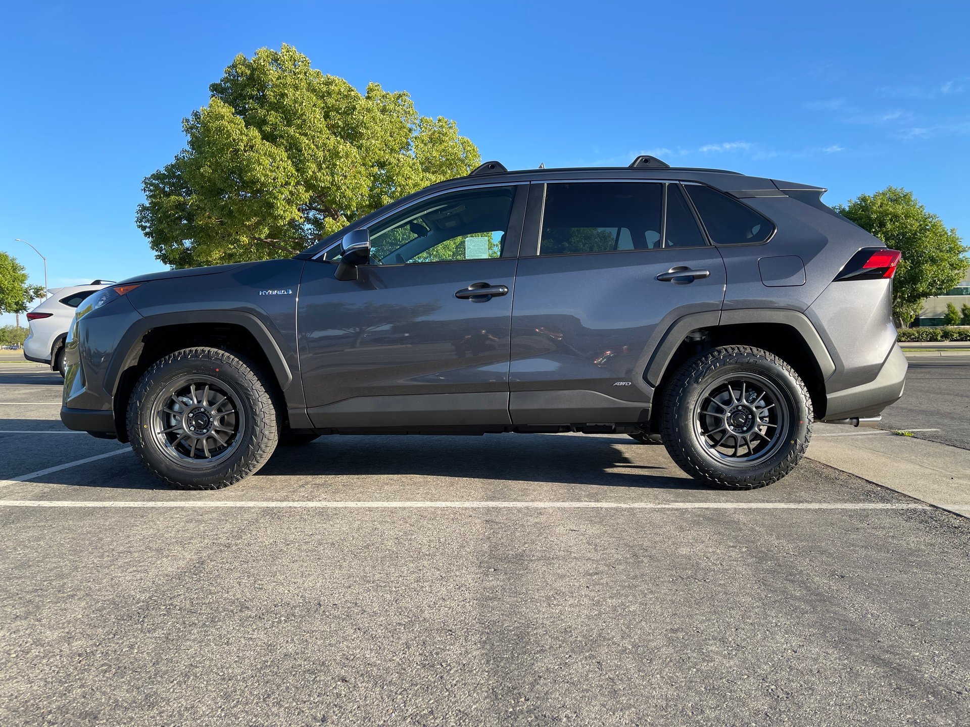 photo 3 Toyota RAV4 custom wheels   17x8.0, ET +35, tire size 235/65 R17. x ET 