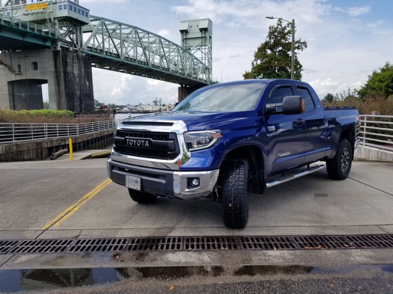 photo 2 Toyota Tundra custom wheels   18x, ET , tire size 285/75 R18. x ET 