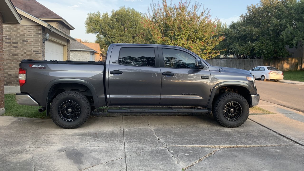 photo 3 Toyota Tundra custom wheels   17x, ET , tire size 295/70 R17. x ET 
