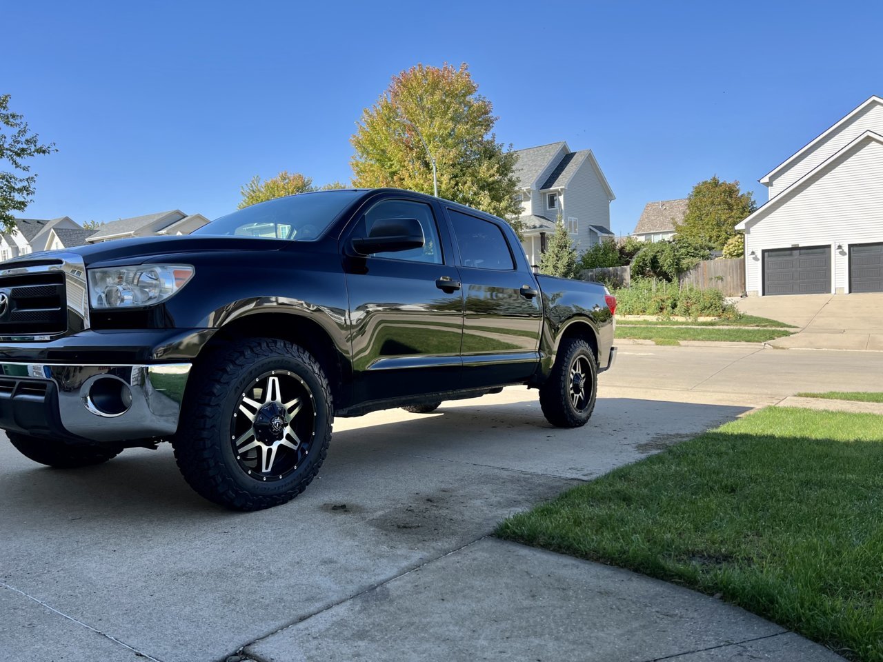 photo 2 Toyota Tundra custom wheels 20x10.0, ET , tire size 275/65 R20. x ET
