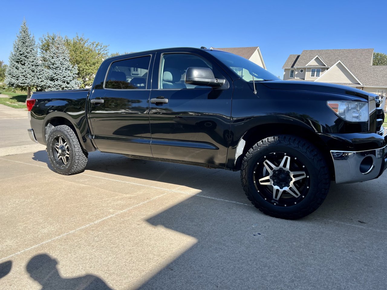 photo 3 Toyota Tundra custom wheels 20x10.0, ET , tire size 275/65 R20. x ET