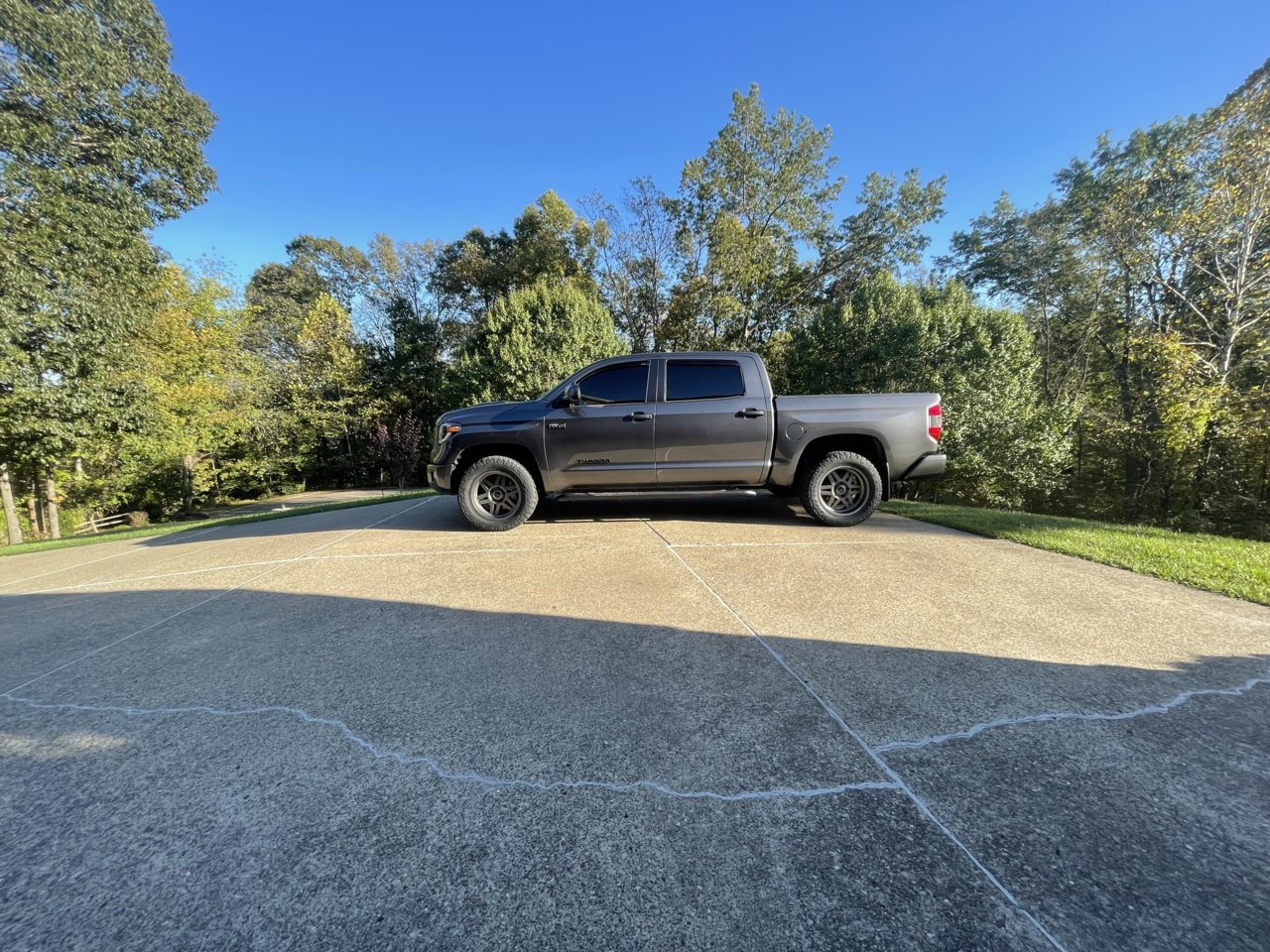 photo 1 Toyota Tundra custom wheels  Stealth 6 20x9.0, ET +12, tire size 295/55 R20. x ET 