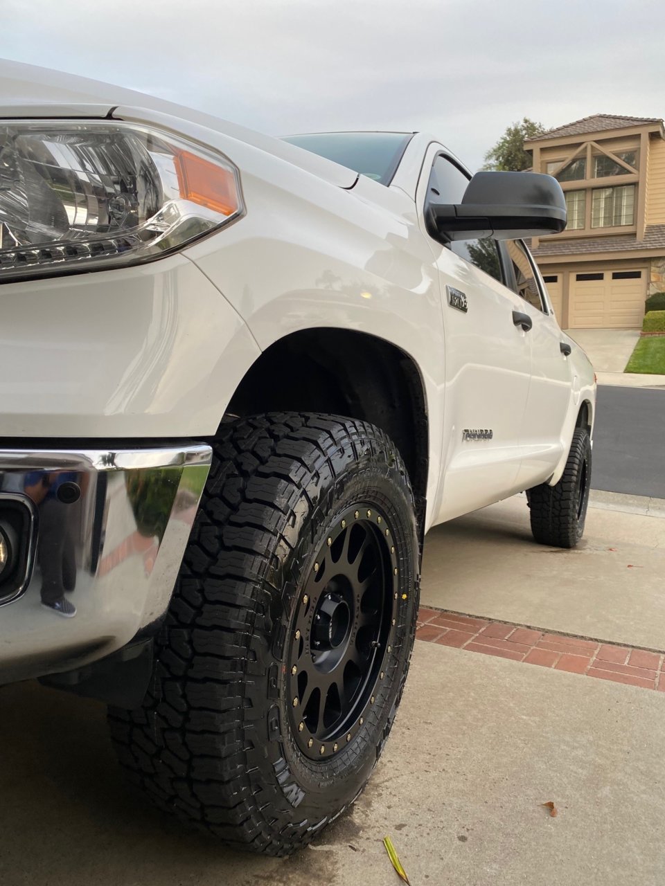 photo 3 Toyota Tundra custom wheels   18x9.0, ET +23, tire size 275/70 R18. x ET 