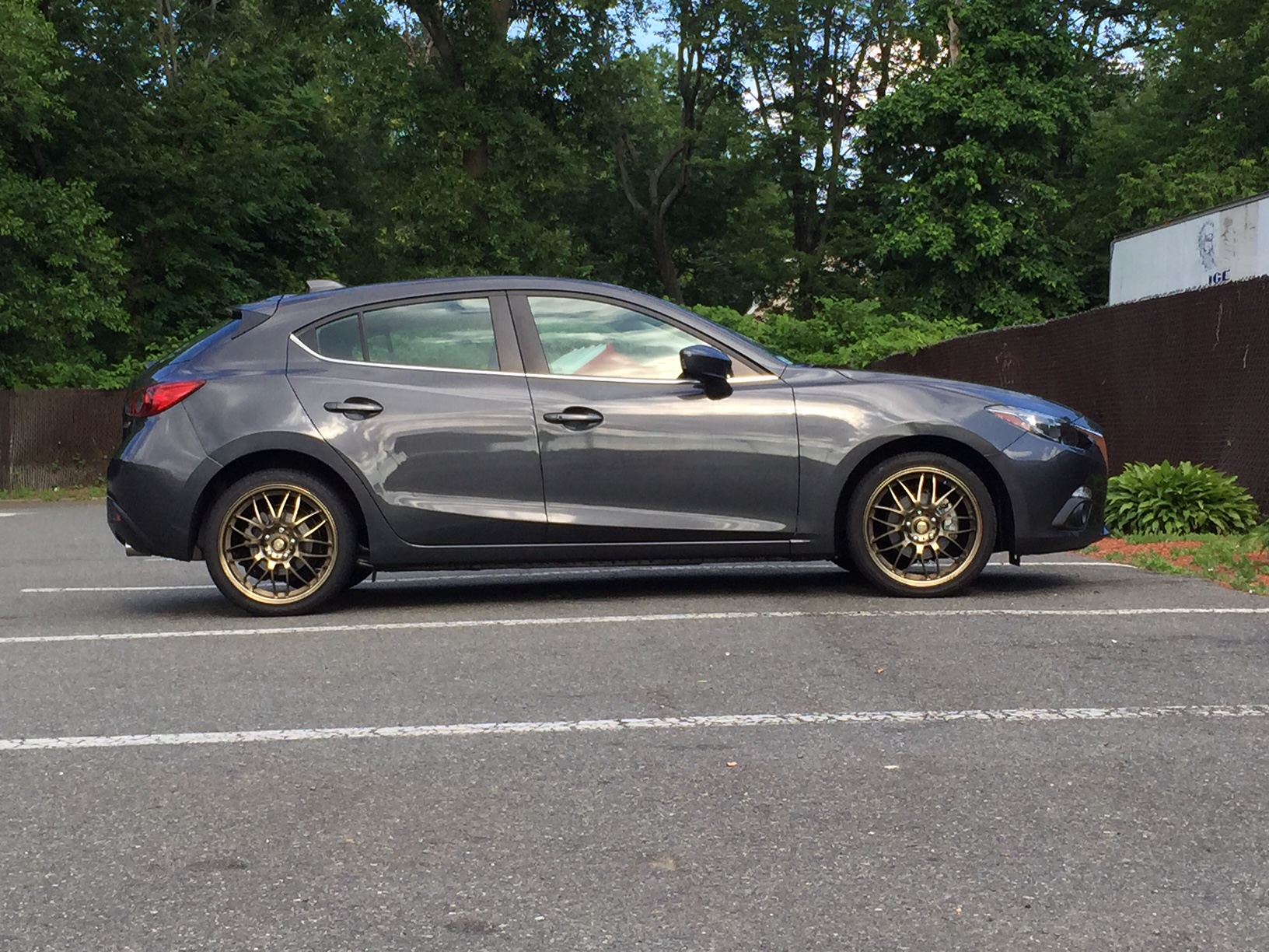 photo 1 Mazda Mazda3 custom wheels SE37 18x7.5, ET +42, tire size 225/40 R18. x ET