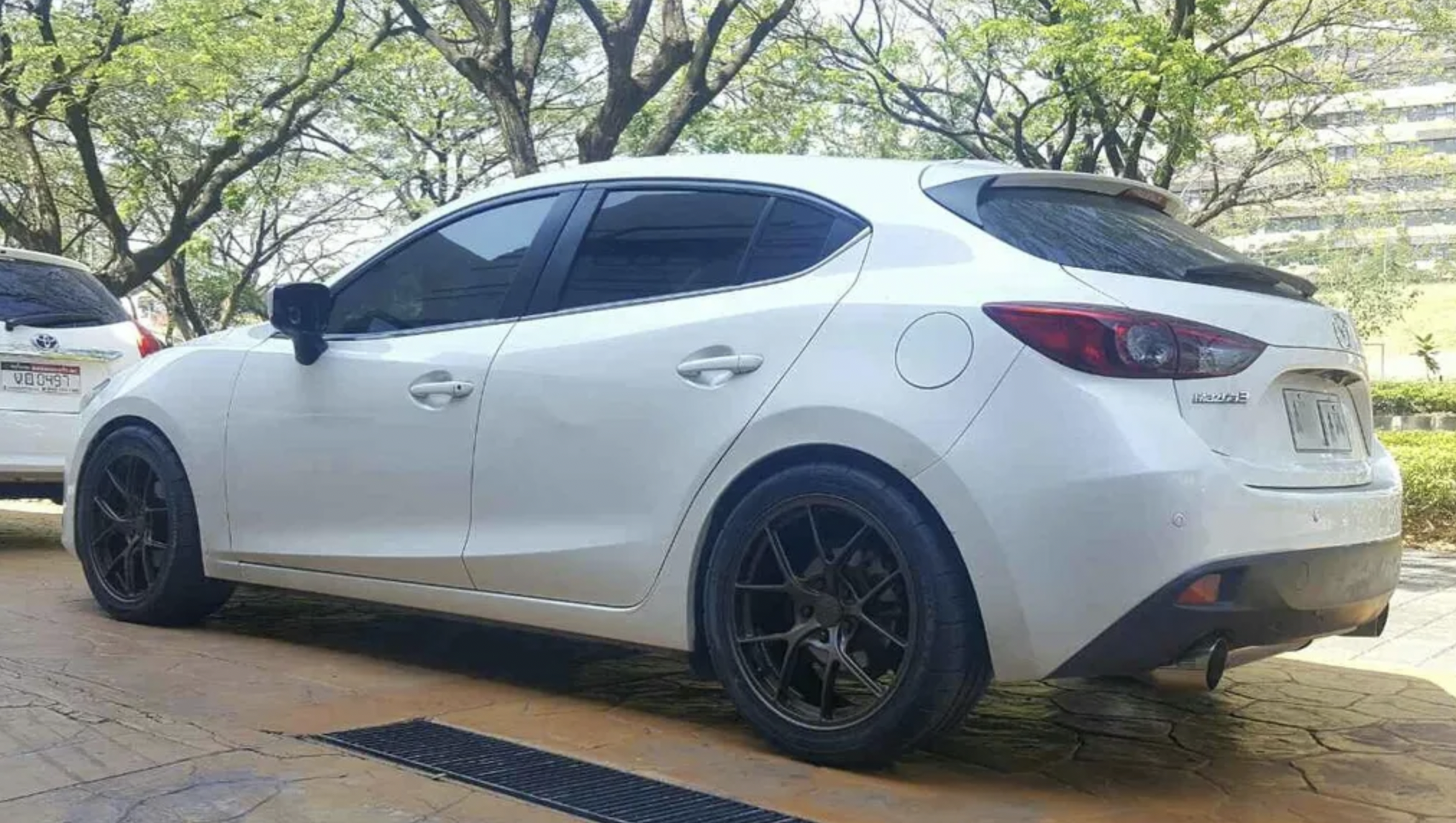 photo 1 Mazda Mazda3 custom wheels KBF 18x8.5, ET +44, tire size 245/40 R18. x ET