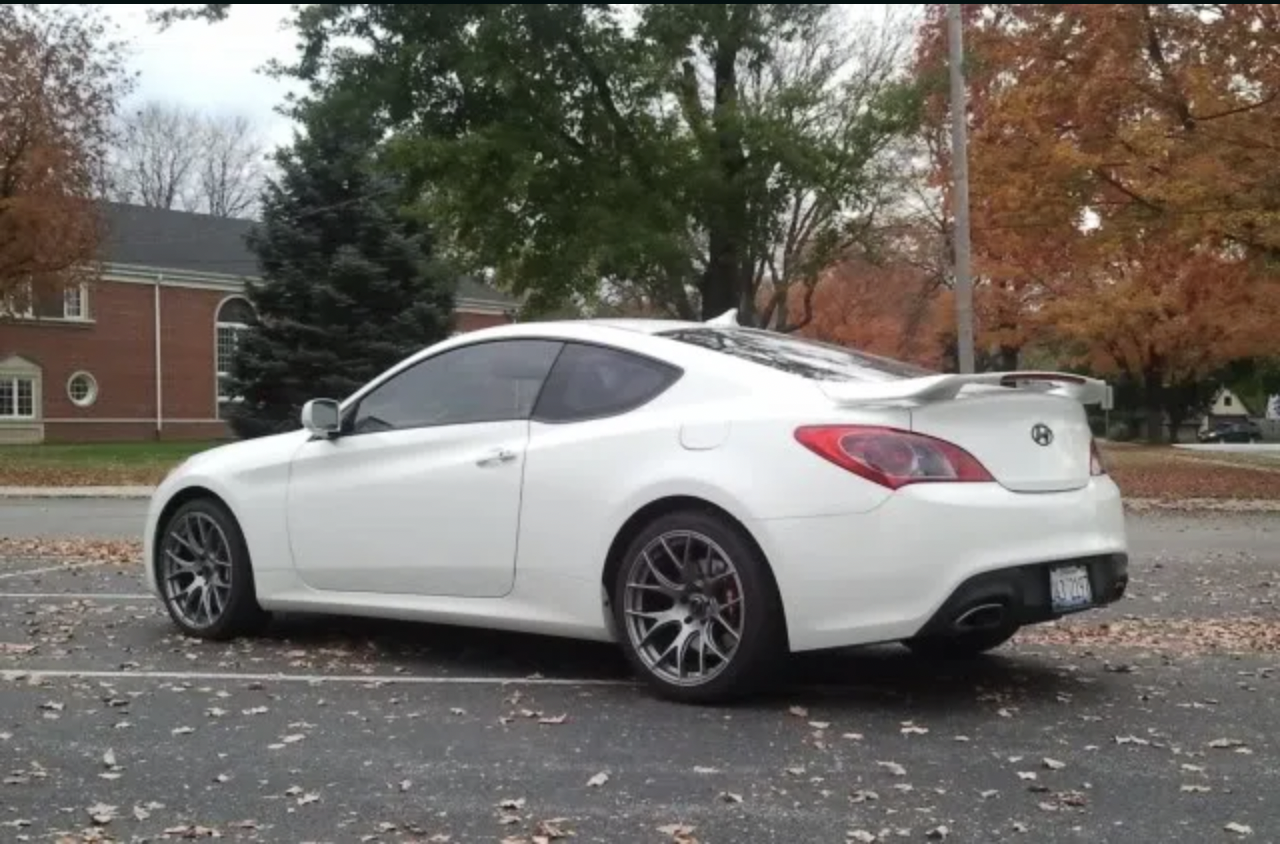 photo 1 Hyundai Genesis Coupe custom wheels Linea Corse LC818 19x8.5, ET +30, tire size 245/35 R19. 19x10.0 ET+38 275/35 R19