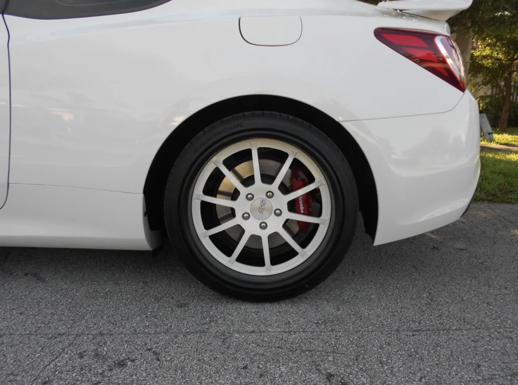 photo 4 Hyundai Genesis Coupe custom wheels  rx10 19x9.0, ET +27, tire size 245/35 R19. 19x10.5 ET+38 285/30 R19