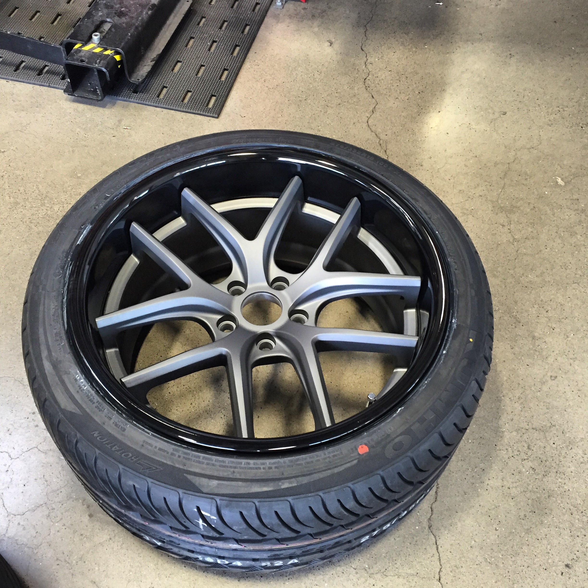 photo 3 Hyundai Genesis Coupe custom wheels   19x8.5, ET +15, tire size 245/35 R19. 19x10.5 ET+27 275/35 R19
