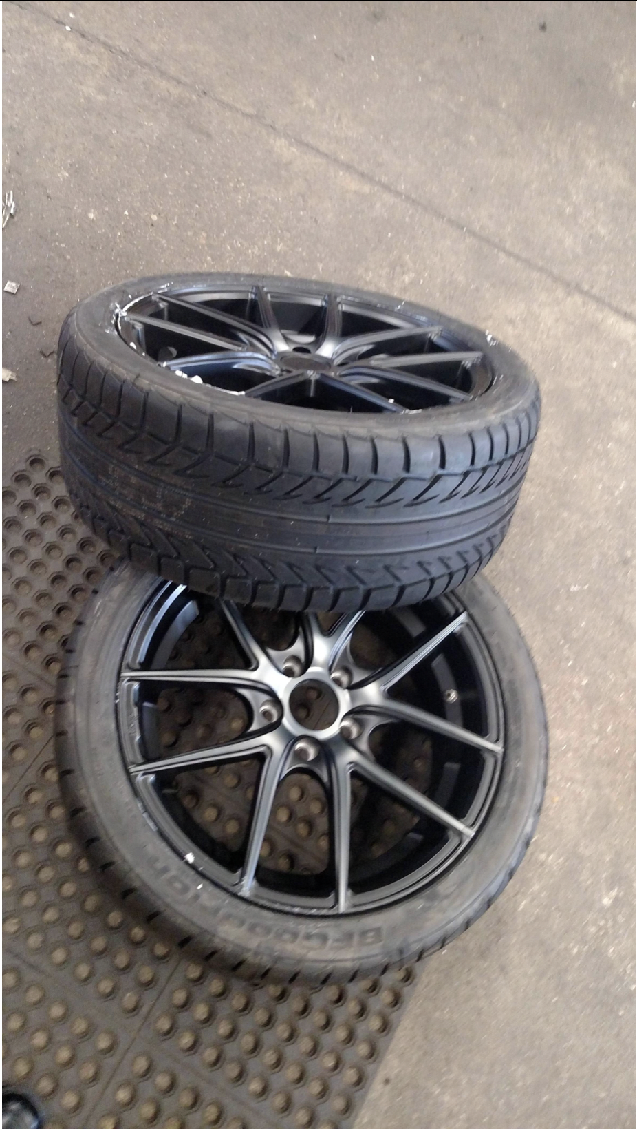 photo 1 Hyundai Genesis Coupe custom wheels   18x8.0, ET +40, tire size 245/40 R18. 18x9.5 ET+40 275/40 R18