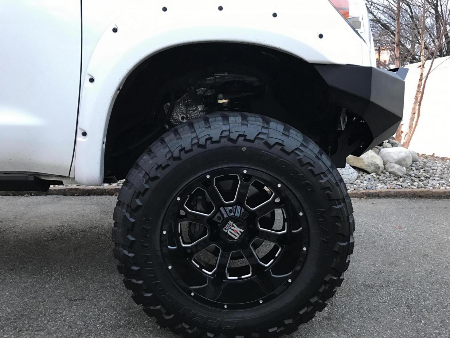 photo 2 Toyota Tundra custom wheels 20x12.0, ET -44, tire size 37X13.5 R20. x ET