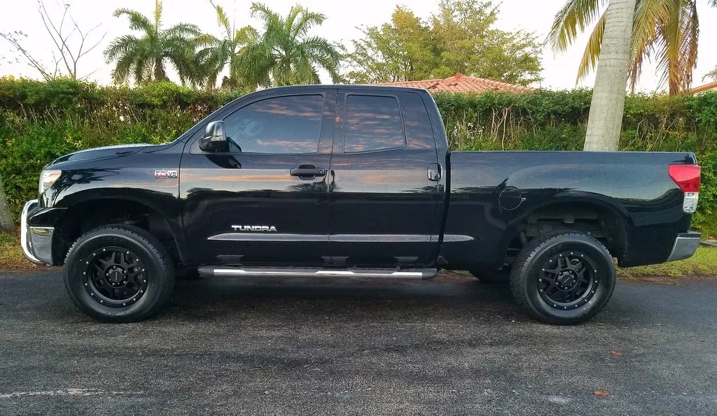 photo 2 Toyota Tundra custom wheels 18x9.0, ET , tire size 33X12.5 R18. x ET