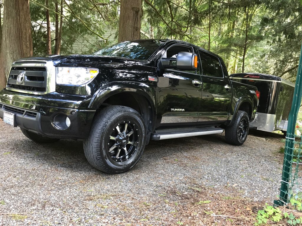photo 1 Toyota Tundra custom wheels   18x9.0, ET +18, tire size 275/70 R18. x ET 