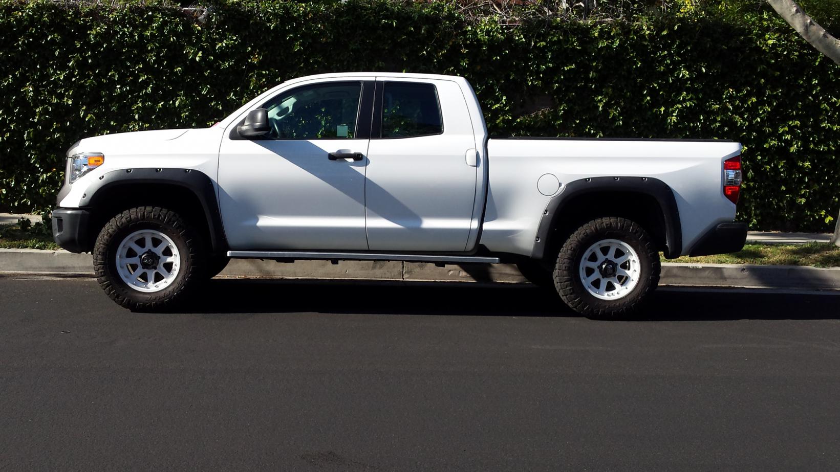 photo 1 Toyota Tundra custom wheels   18x9.0, ET , tire size 295/70 R18. x ET 