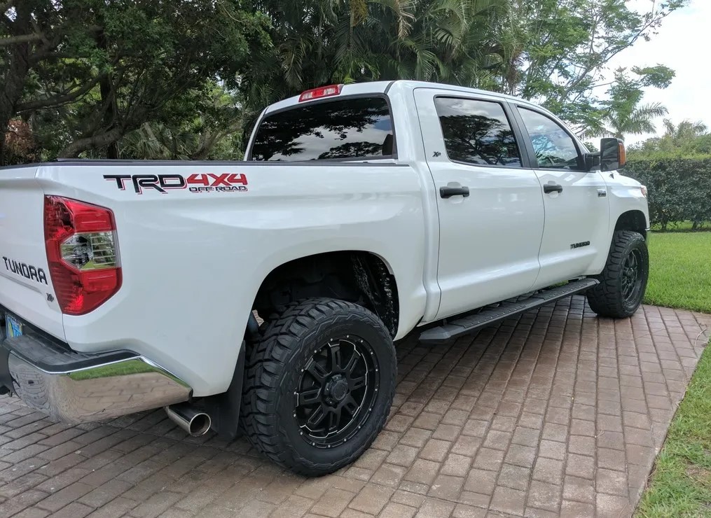 photo 1 Toyota Tundra custom wheels   20x9.0, ET , tire size 305/55 R20. x ET 