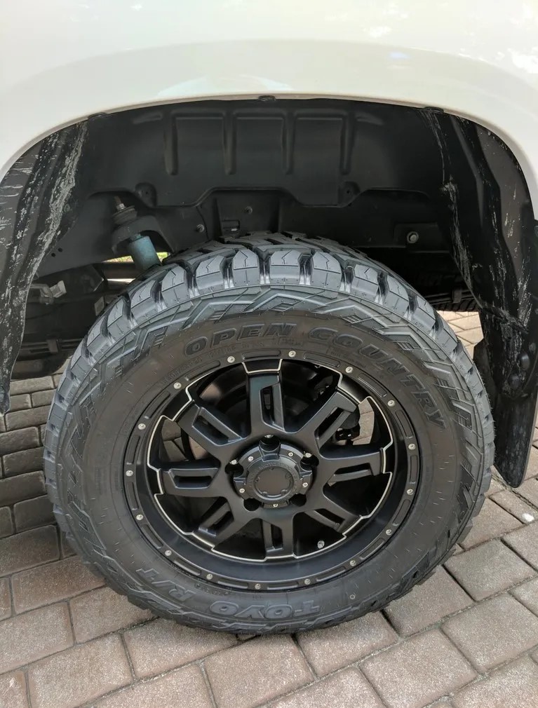 photo 2 Toyota Tundra custom wheels   20x9.0, ET , tire size 305/55 R20. x ET 