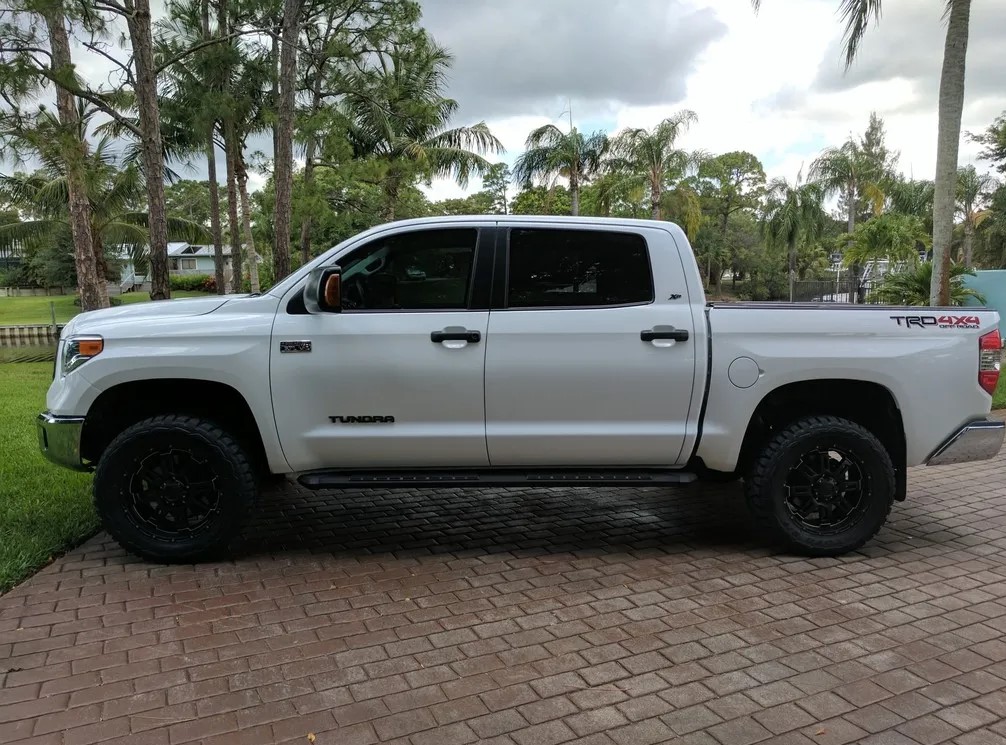 photo 3 Toyota Tundra custom wheels   20x9.0, ET , tire size 305/55 R20. x ET 