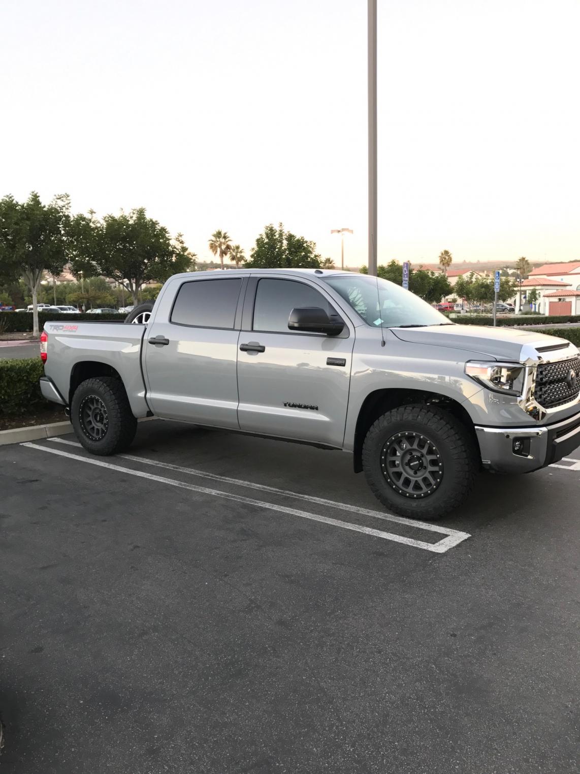 photo 1 Toyota Tundra custom wheels   18x9.0, ET +18, tire size 285/70 R18. x ET 