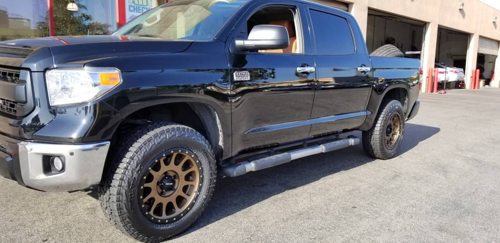 photo 1 Toyota Tundra custom wheels   20x, ET , tire size 275/65 R20. x ET 