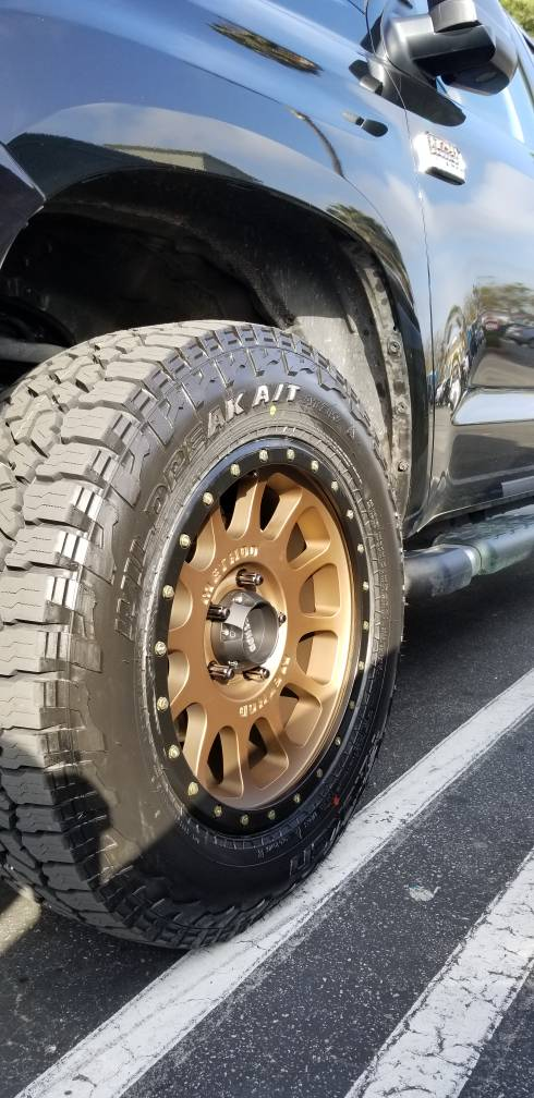 photo 2 Toyota Tundra custom wheels   20x, ET , tire size 275/65 R20. x ET 