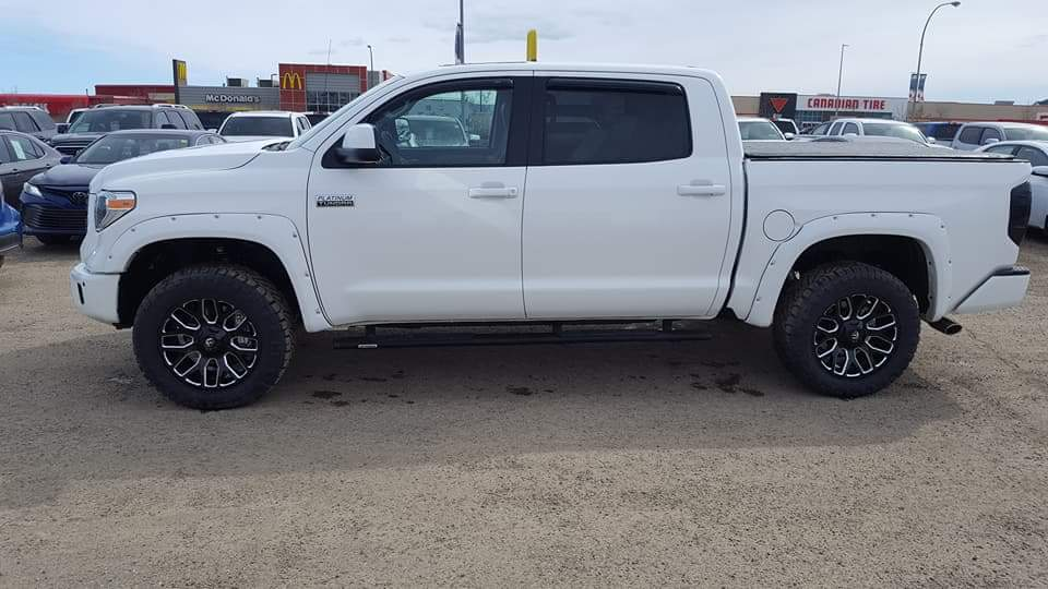 photo 1 Toyota Tundra custom wheels   20x9.0, ET +20, tire size 33X12.5 R20. x ET 