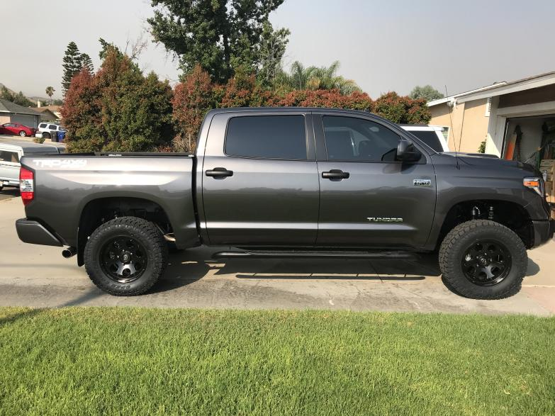 photo 1 Toyota Tundra custom wheels   18x9.0, ET , tire size 33X12.5 R18. x ET 