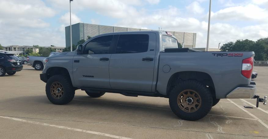 photo 1 Toyota Tundra custom wheels   18x, ET , tire size 35X12.5 R18. x ET 