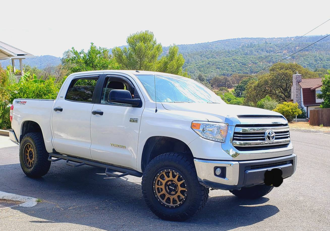 photo 4 Toyota Tundra custom wheels 18x9.0, ET +25, tire size 295/70 R18. x ET