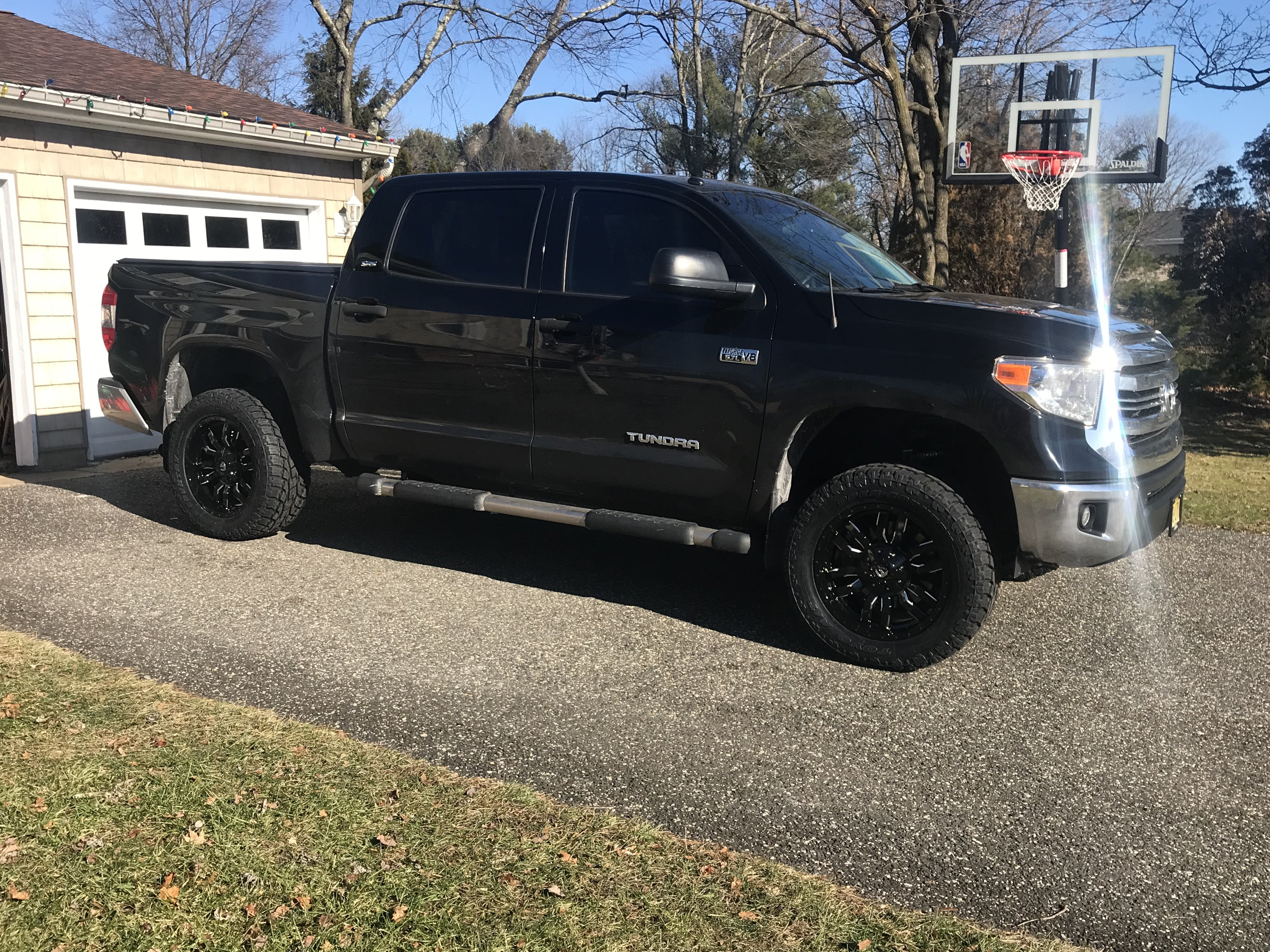 photo 1 Toyota Tundra custom wheels   20x9.0, ET , tire size 295/55 R20. x ET 