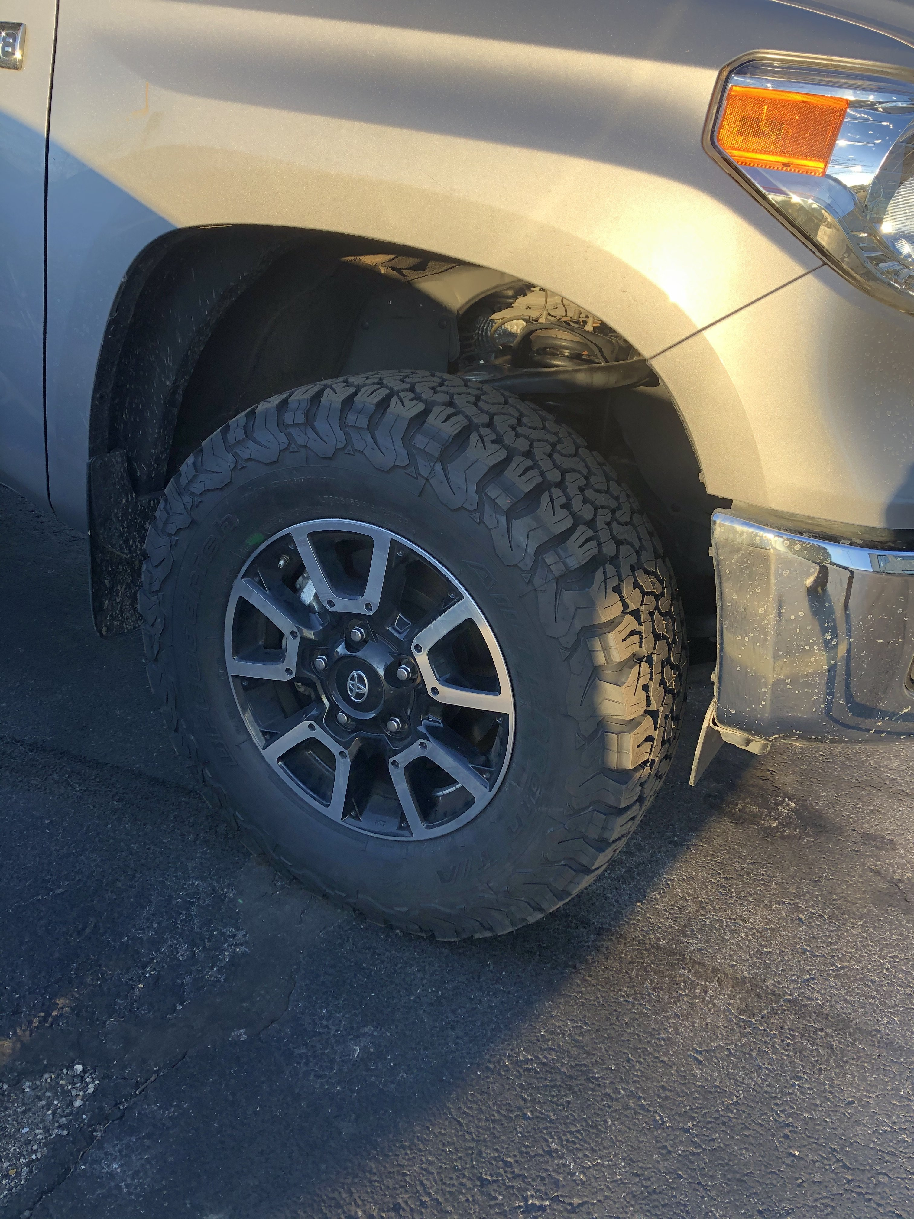 photo 3 Toyota Tundra custom wheels   18x, ET , tire size 305/65 R18. x ET 