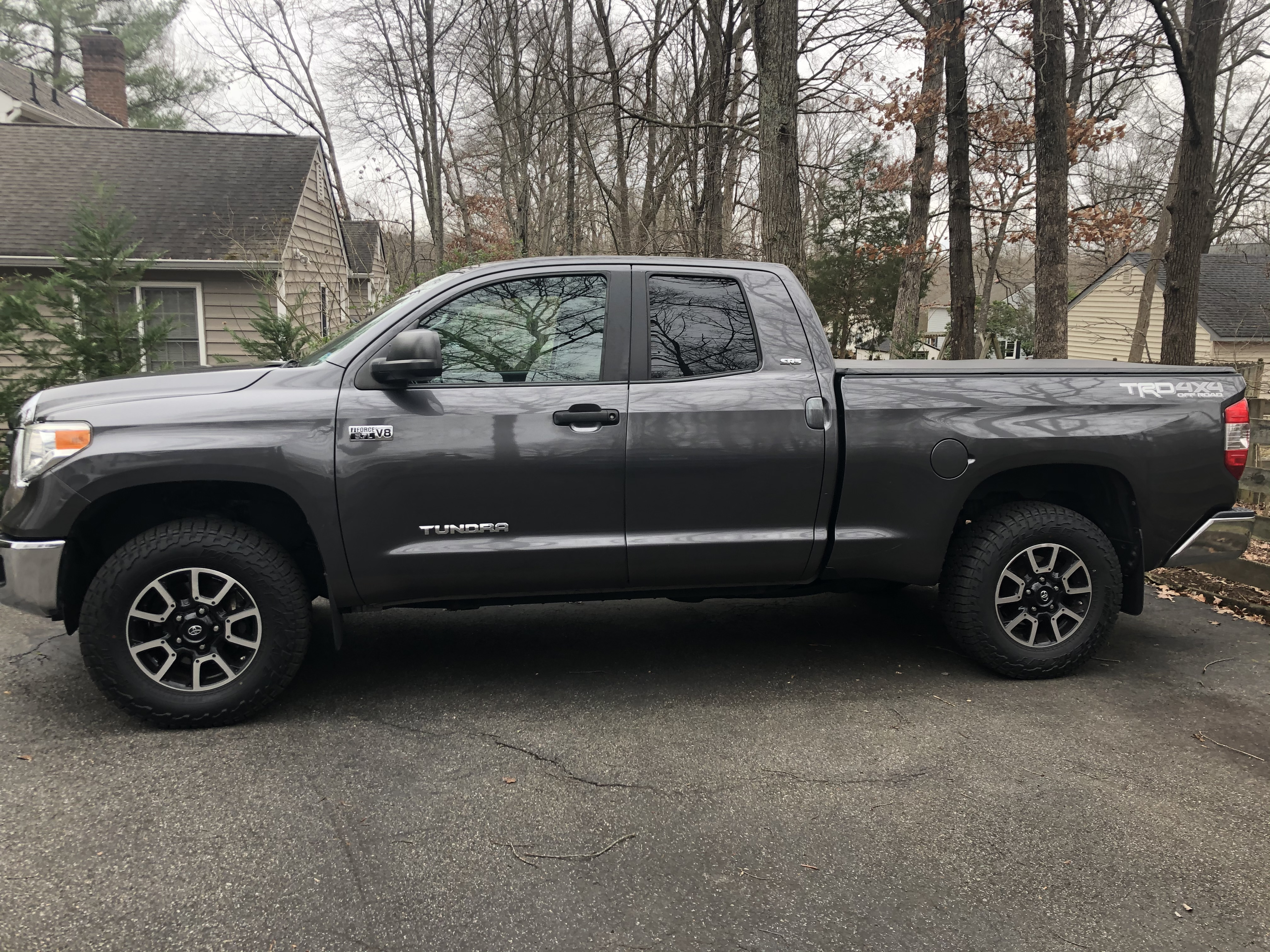 photo 2 Toyota Tundra custom wheels 18x, ET , tire size 275/70 R18. x ET