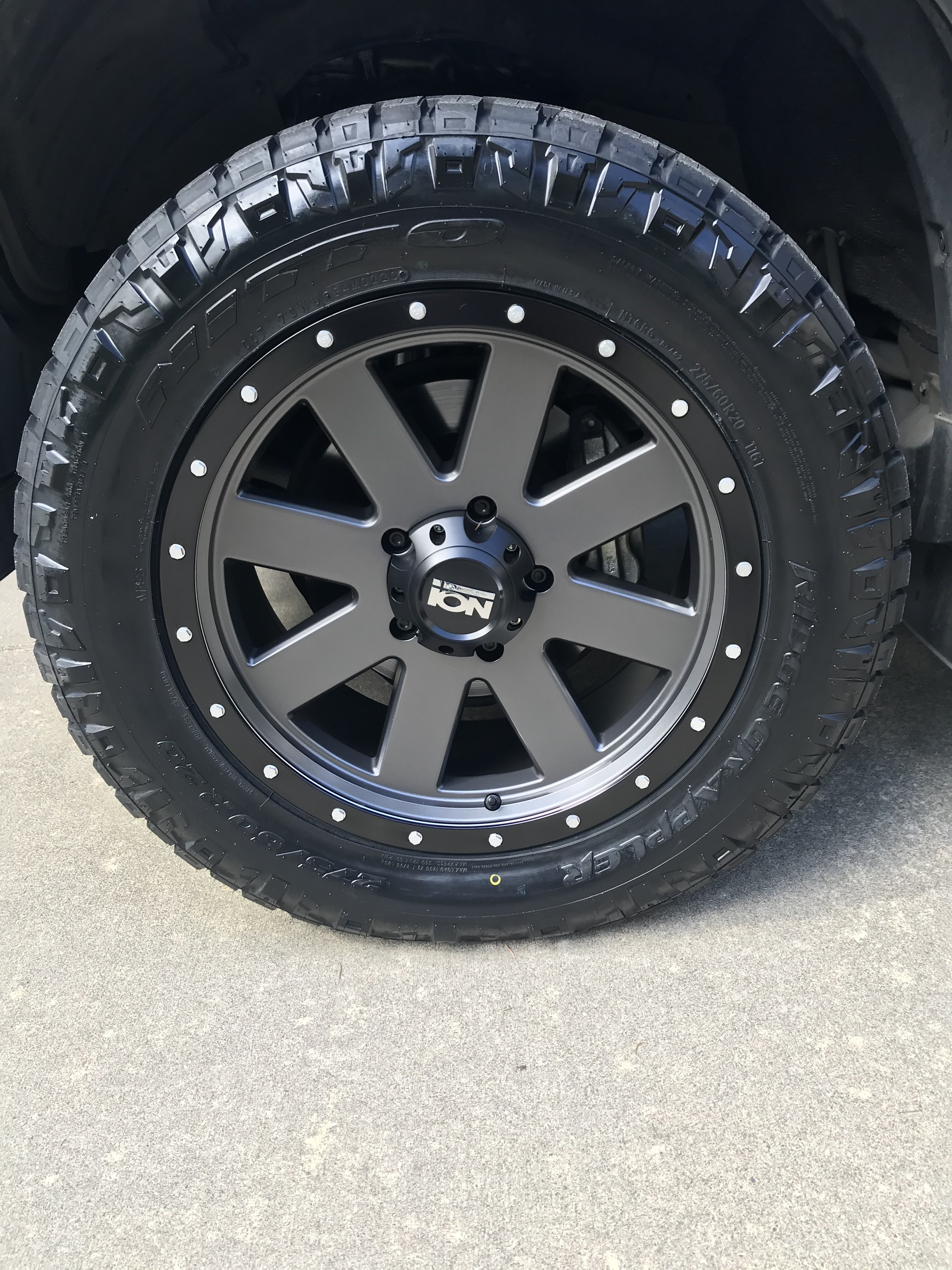 photo 5 Toyota Tundra custom wheels  134MG 20x9.0, ET +18, tire size 275/60 R20. x ET 