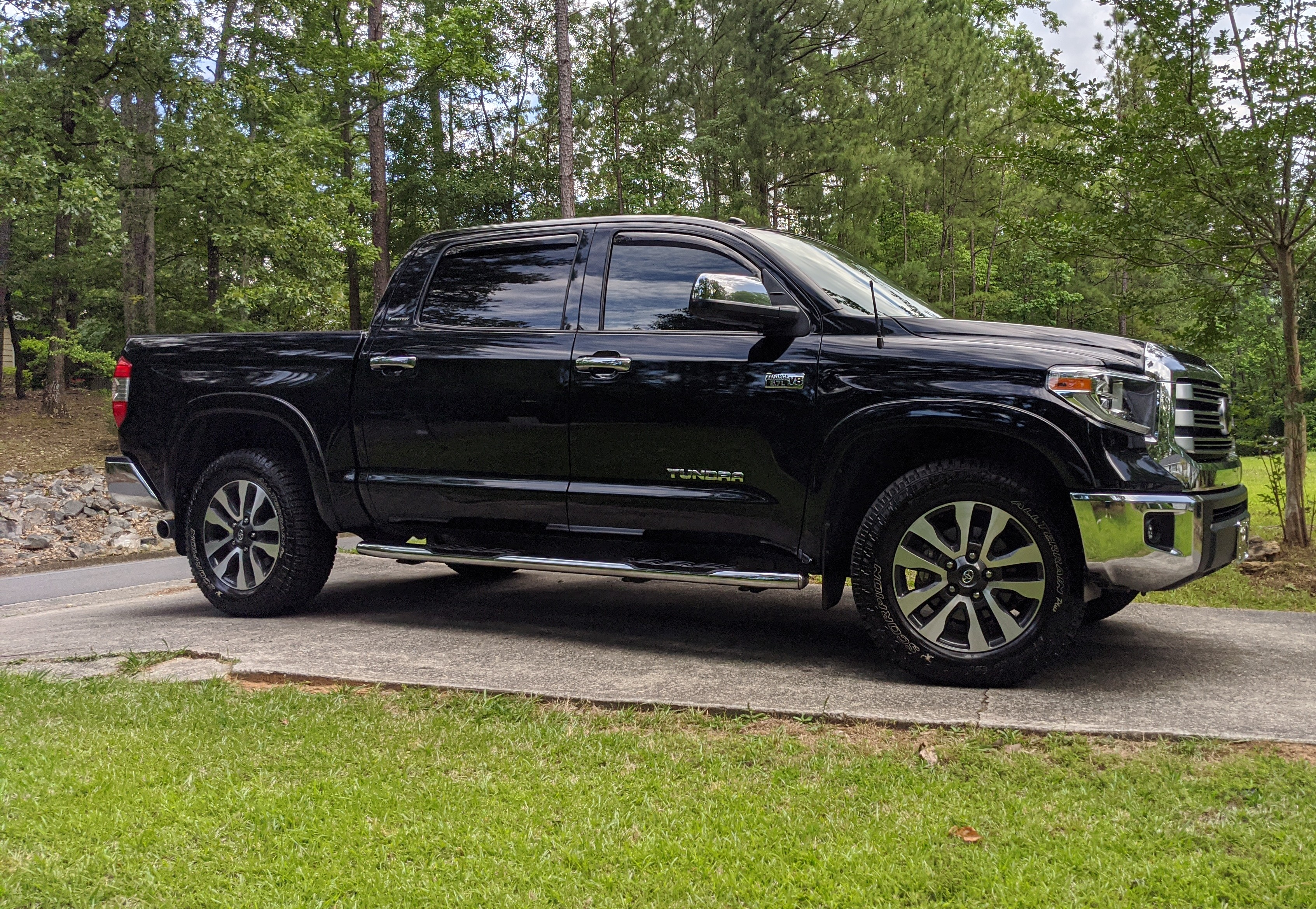 photo 2 Toyota Tundra custom wheels   20x, ET , tire size 275/65 R20. x ET 