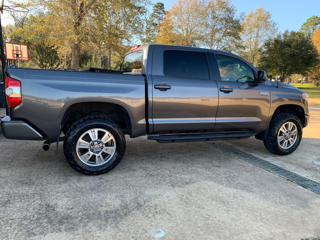 photo 2 Toyota Tundra custom wheels   20x, ET , tire size 275/60 R20. x ET 