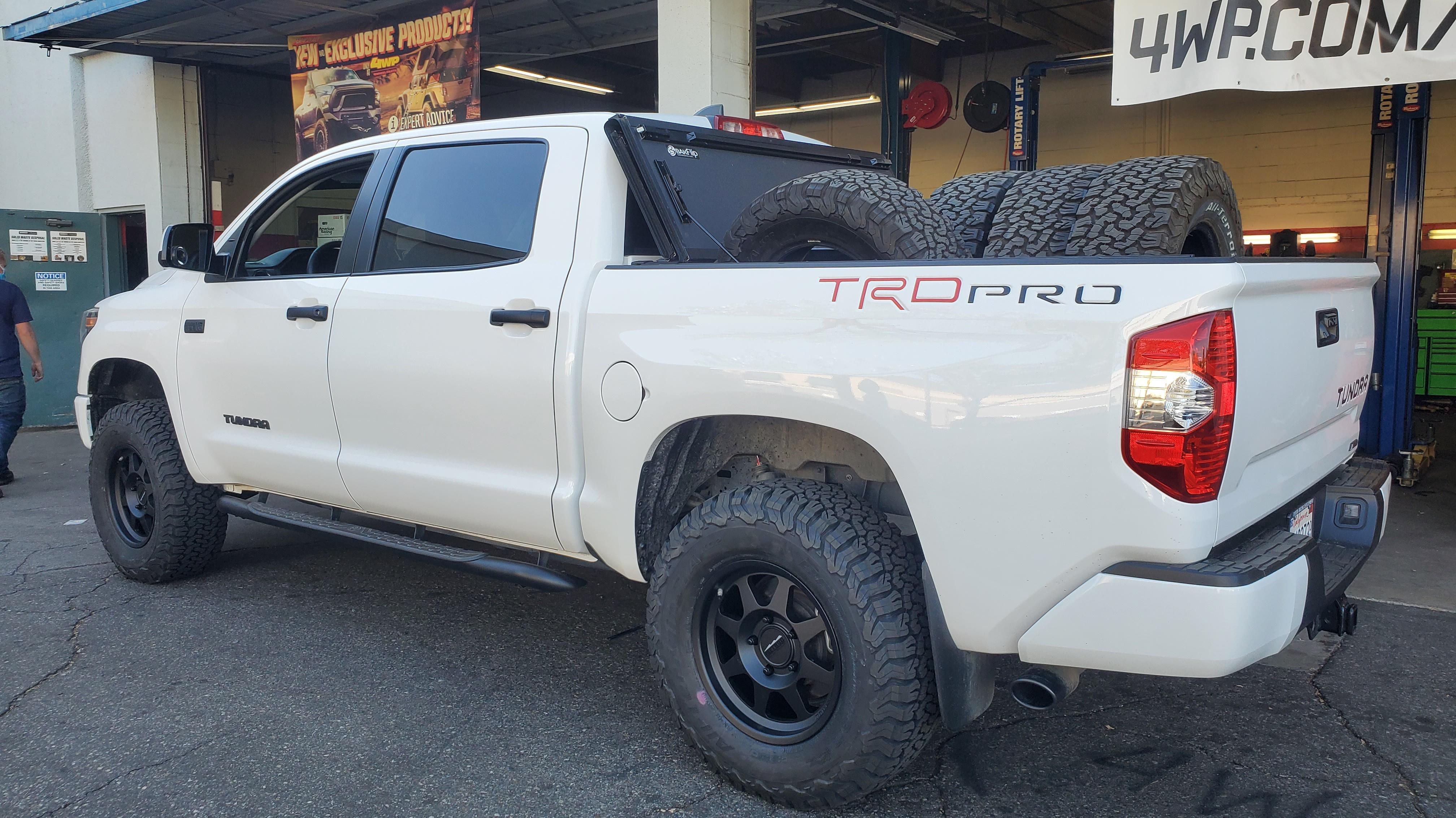 photo 1 Toyota Tundra custom wheels 18x8.0, ET +25, tire size 305/70 R18. x ET