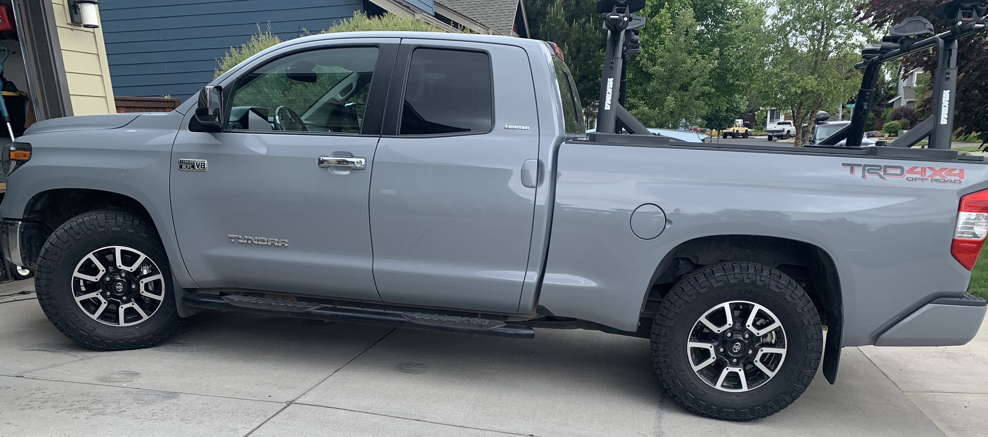photo 1 Toyota Tundra custom wheels   18x, ET , tire size 295/70 R18. x ET 