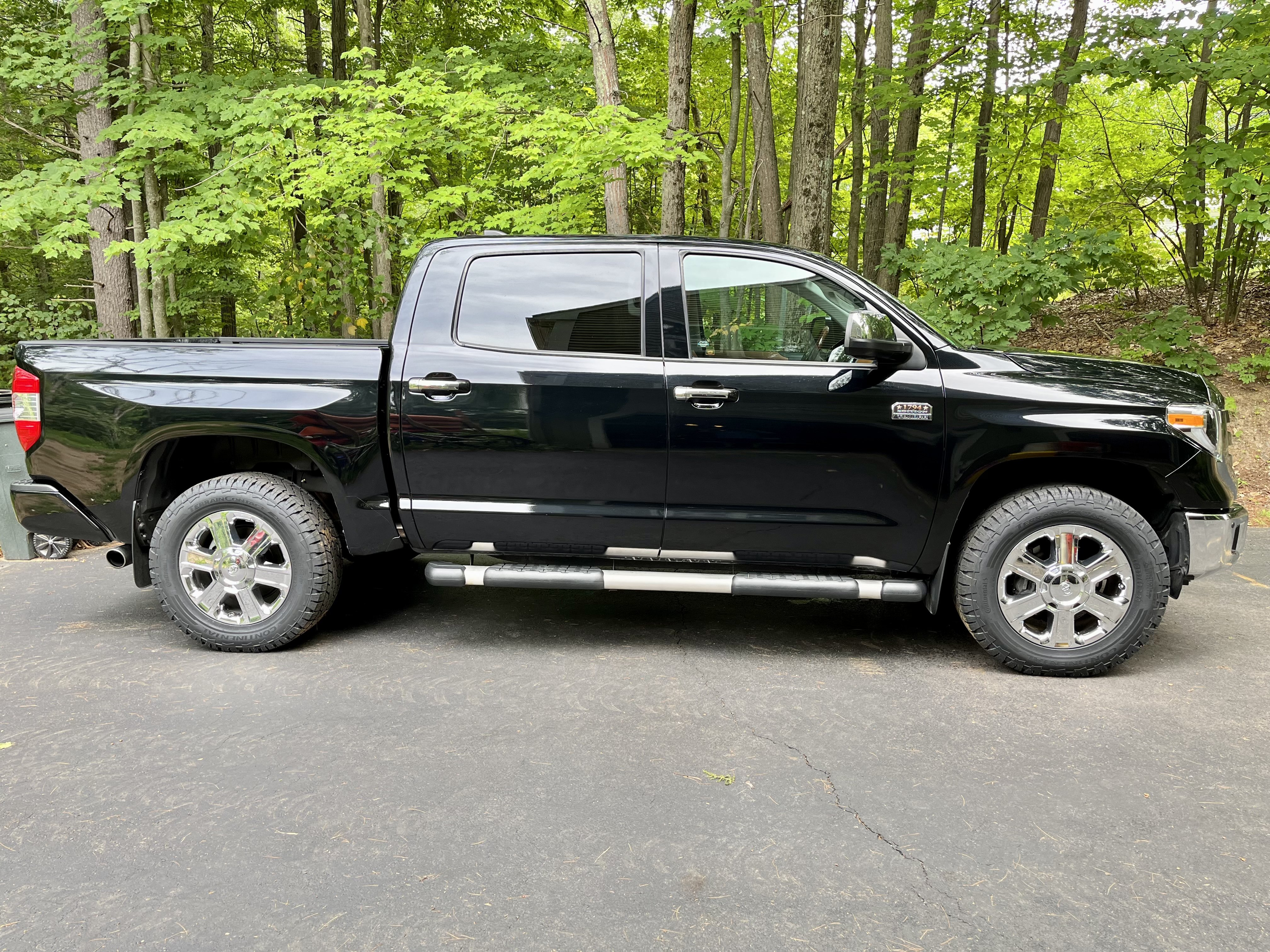 photo 1 Toyota Tundra custom wheels   20x, ET , tire size 285/60 R20. x ET 
