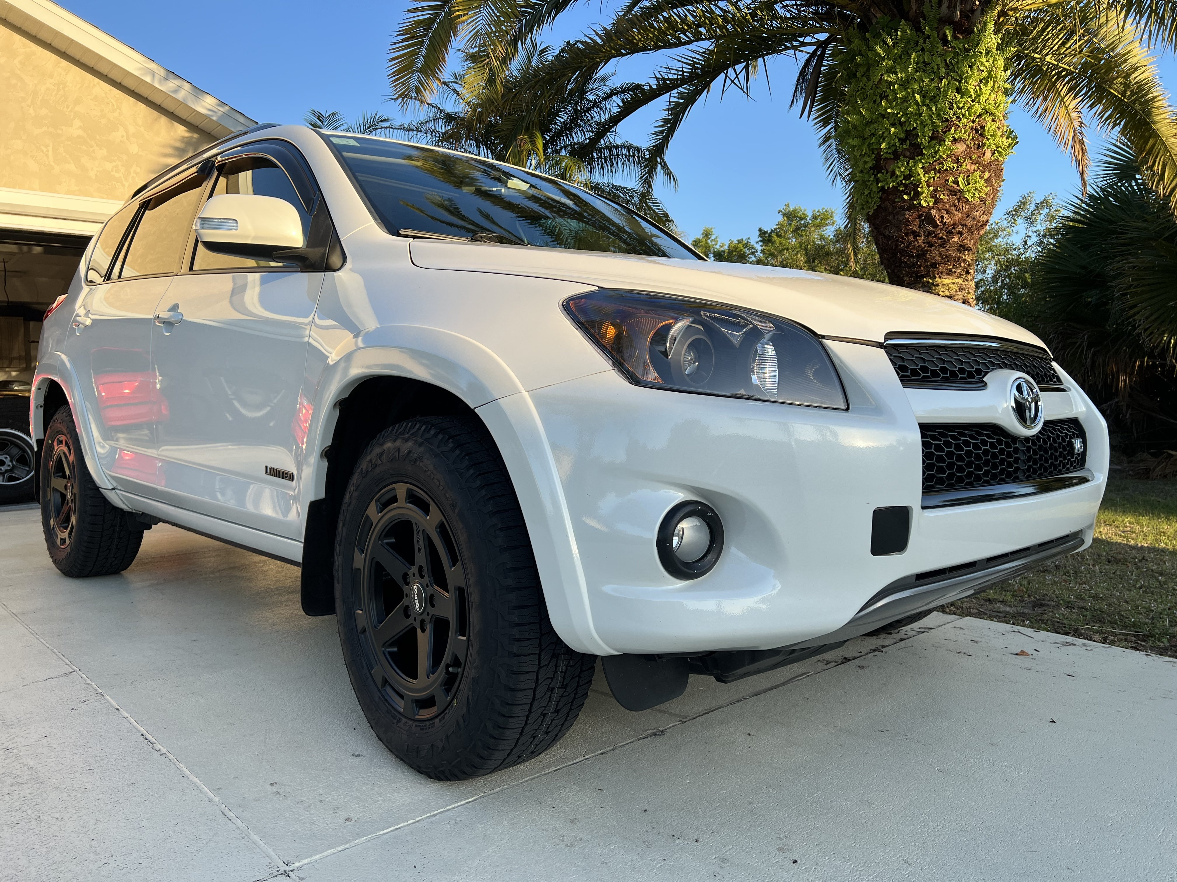 photo 1 Toyota RAV4 custom wheels Reika Teton 17x8.0, ET +38, tire size 235/65 R17. x ET 
