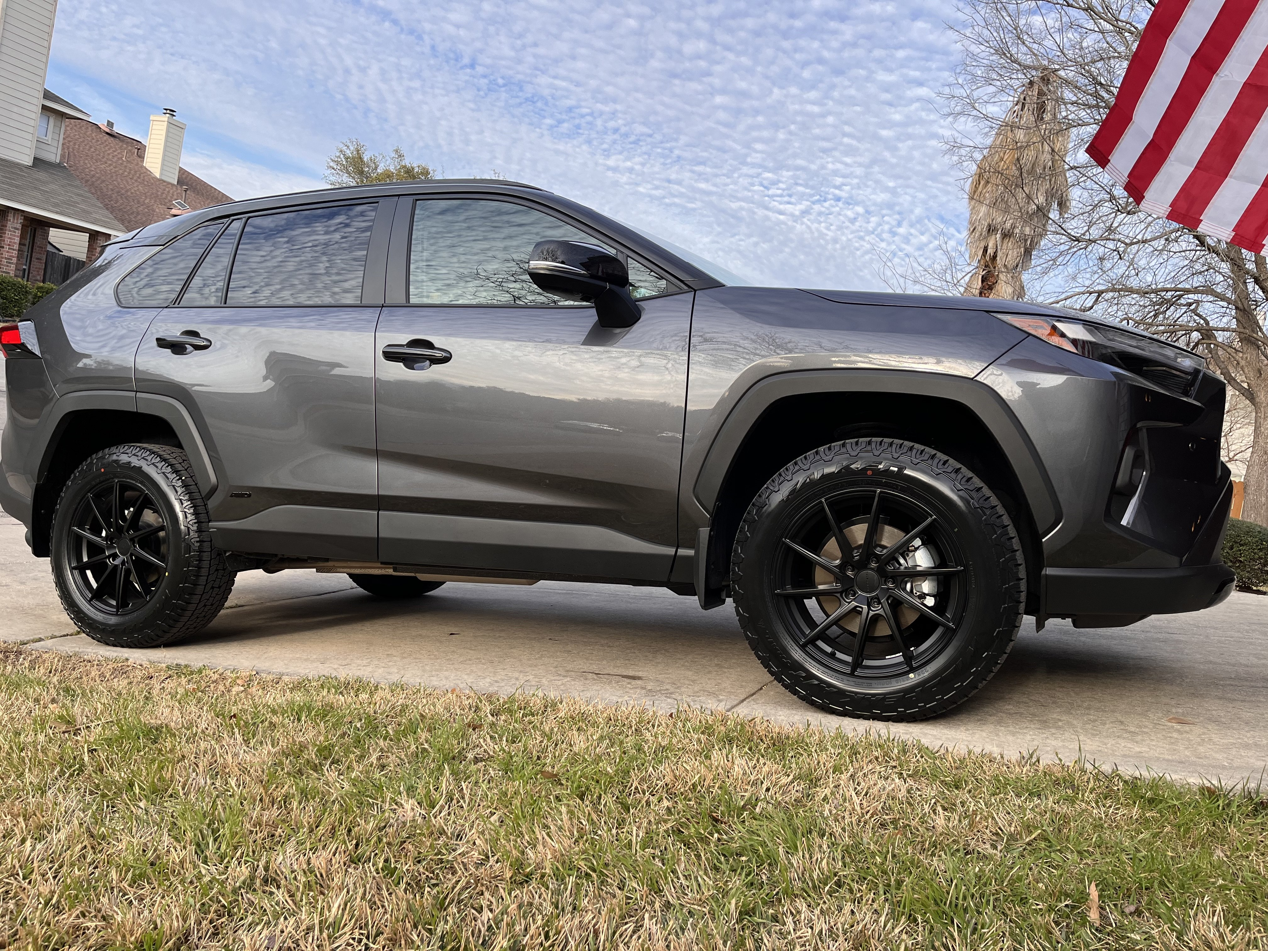 photo 4 Toyota RAV4 custom wheels   18x, ET +40, tire size 235/65 R18. x ET 
