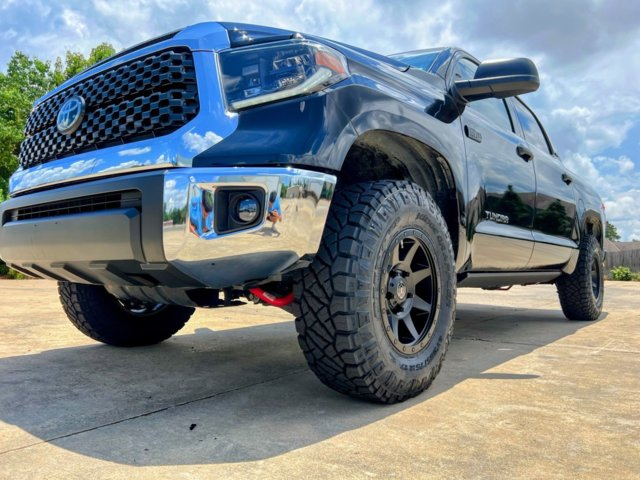 photo 2 Toyota Tundra custom wheels   17x, ET , tire size 285/75 R17. x ET 