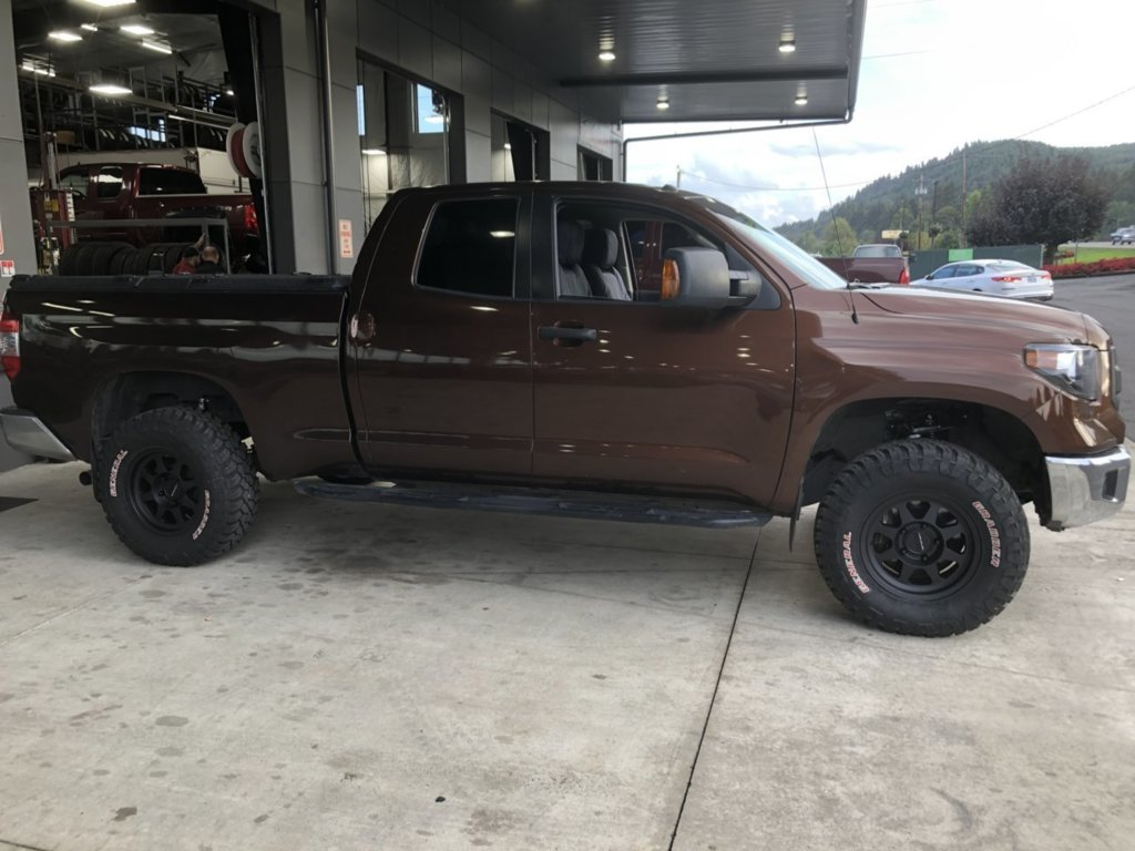 photo 1 Toyota Tundra custom wheels 17x8.5, ET 0, tire size 295/75 R17. x ET