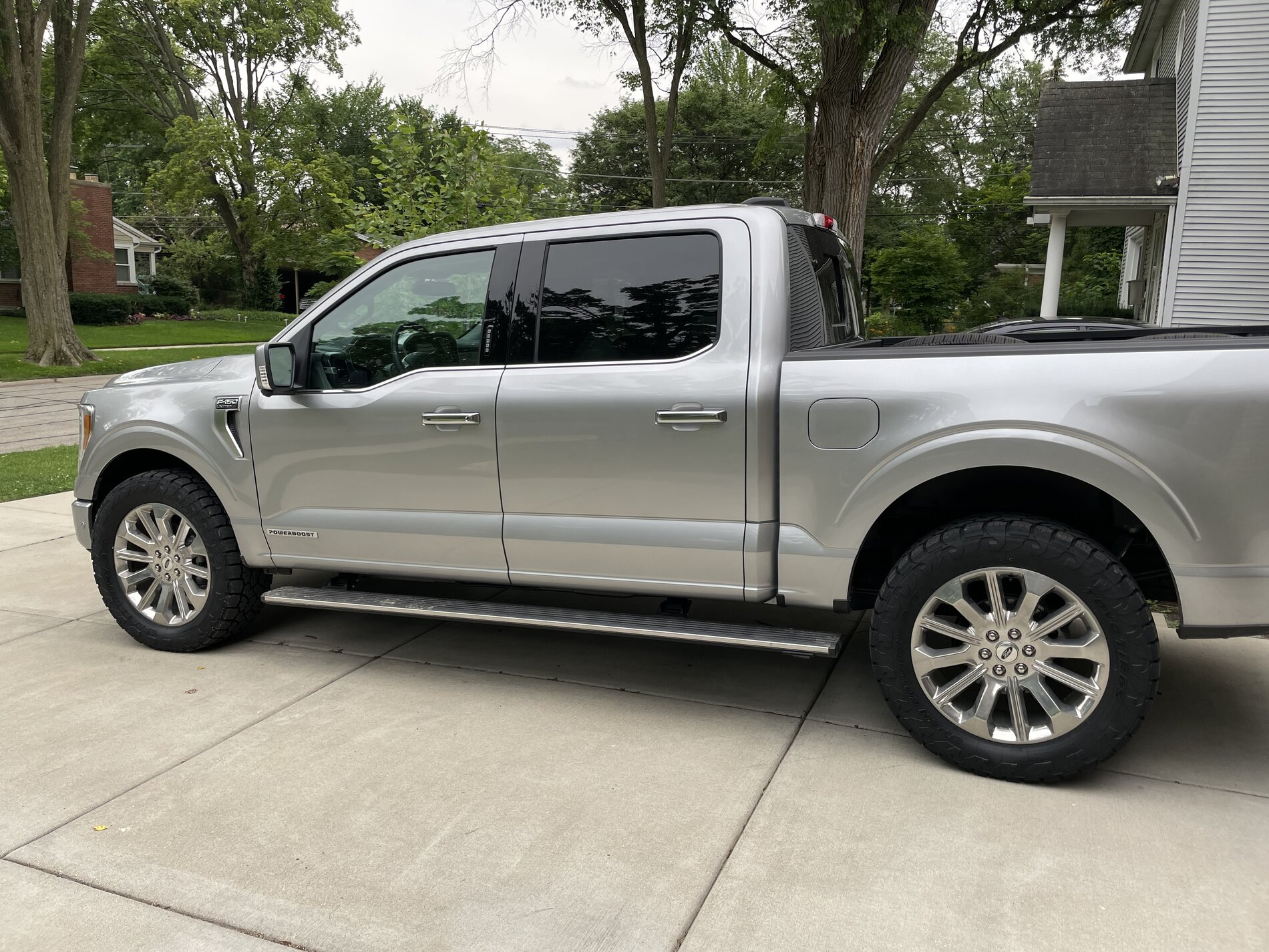 photo 2 Ford F-150 custom wheels   22x, ET , tire size 295/55 R22. x ET 