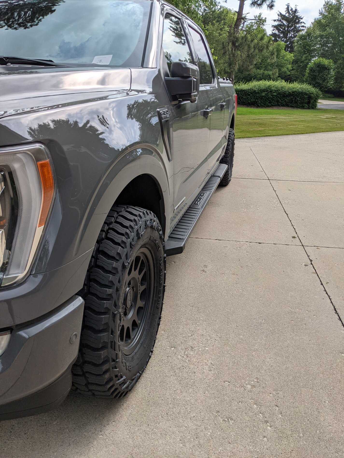 photo 2 Ford F-150 custom wheels   17x8.5, ET +25, tire size 33X12.5 R17. x ET 