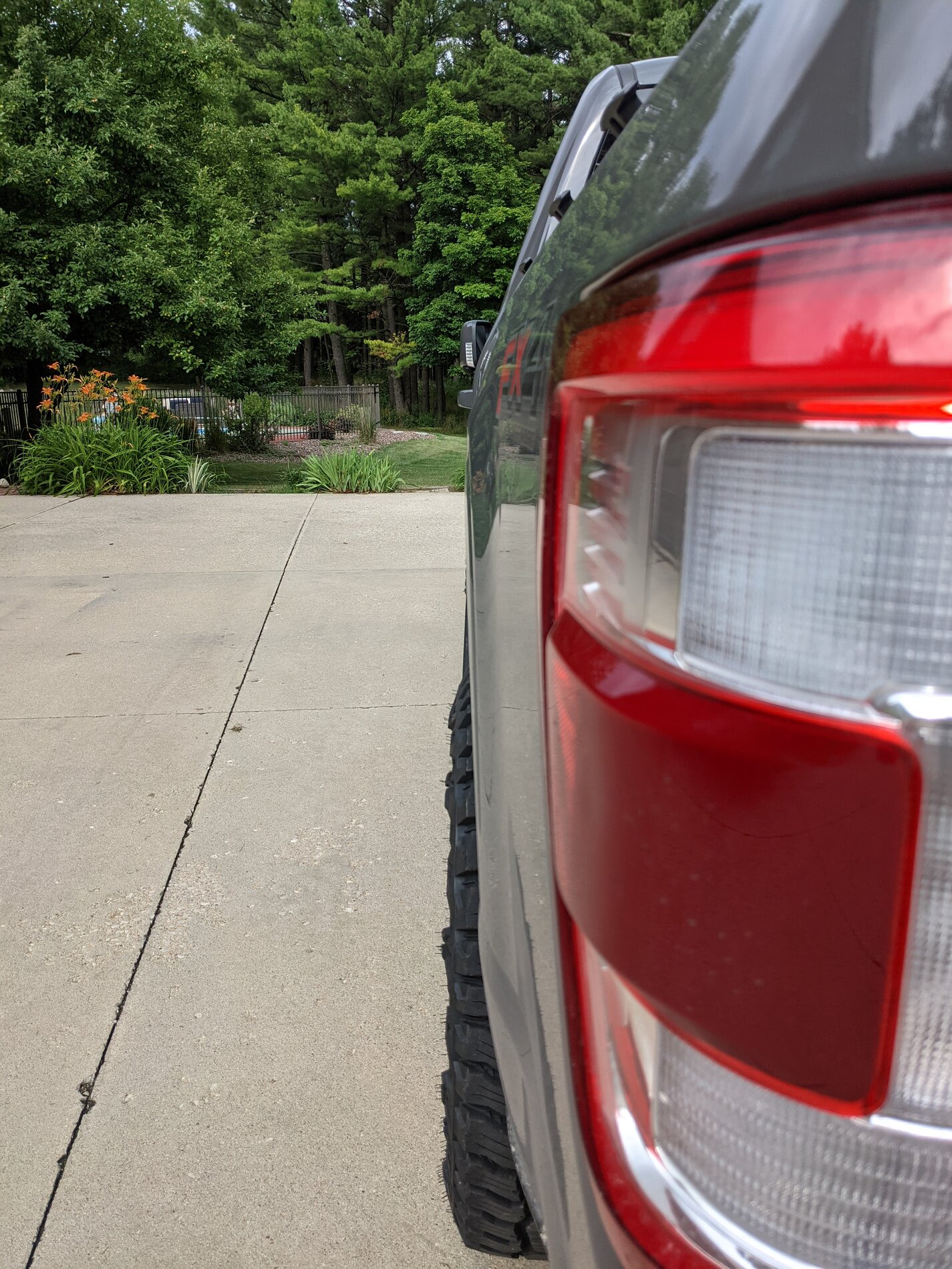 photo 3 Ford F-150 custom wheels   17x8.5, ET +25, tire size 33X12.5 R17. x ET 