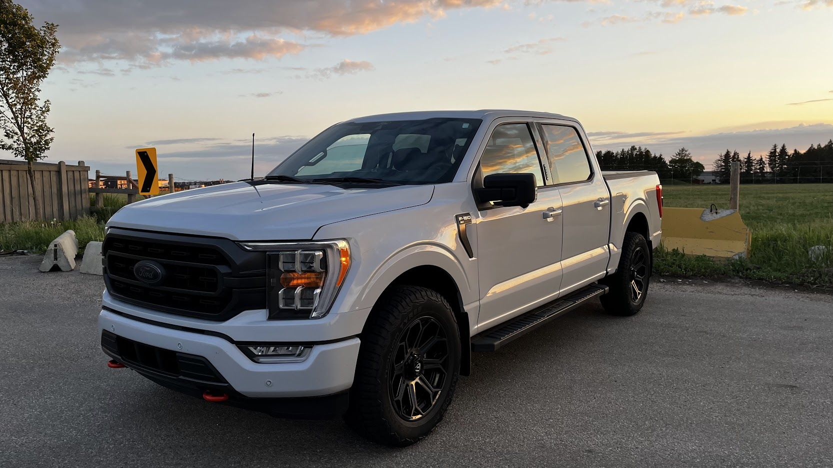 photo 1 Ford F-150 custom wheels   20x9.0, ET +20, tire size 285/60 R20. x ET 